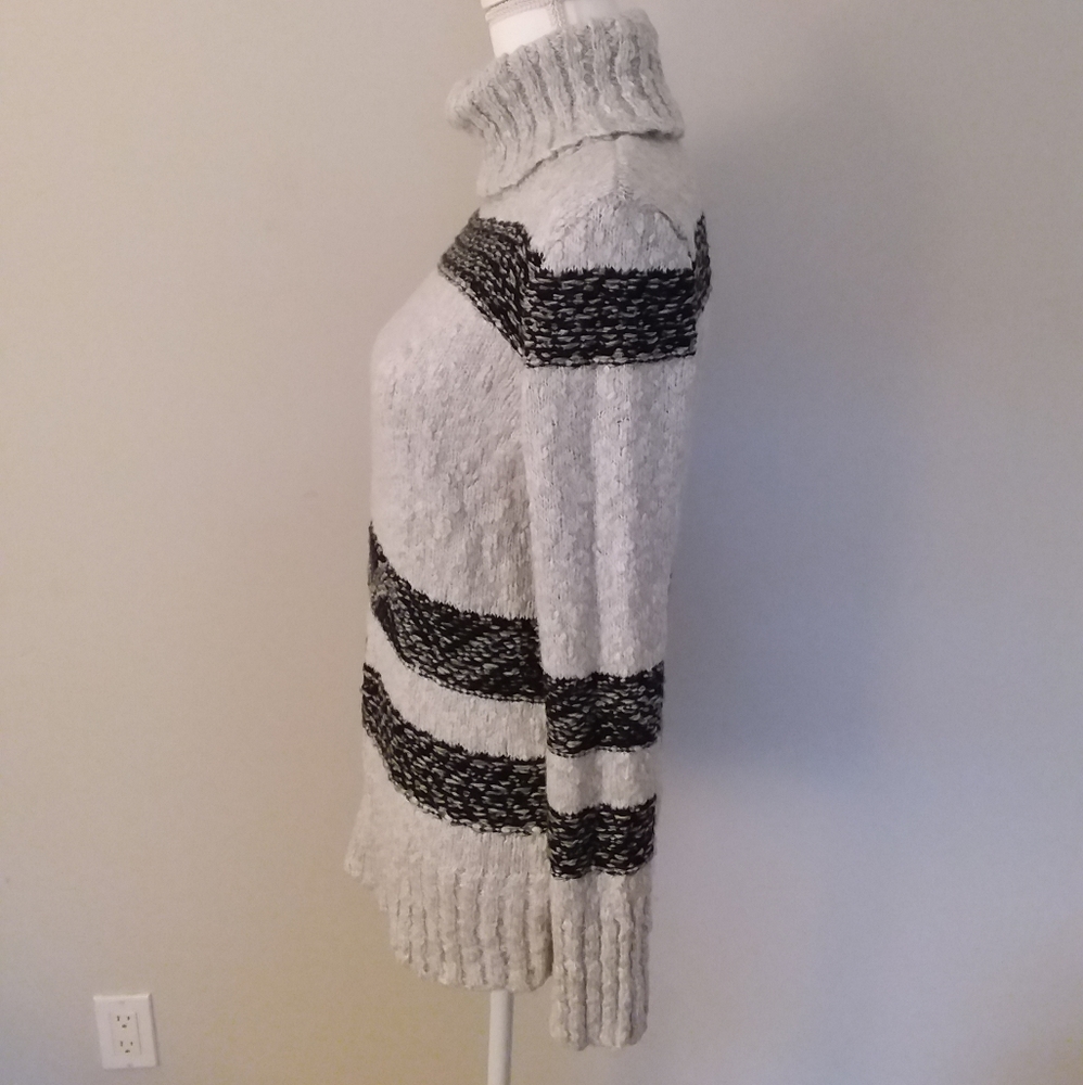 Universal Threads Grey Bulkie Turtleneck Sweater with Black Stripes - Picture 8 of 12